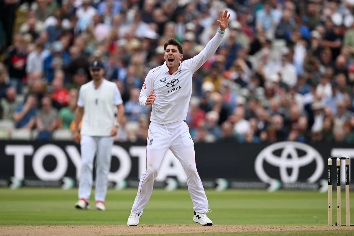 Shan Masood, Azan Awais hold up England with century stand