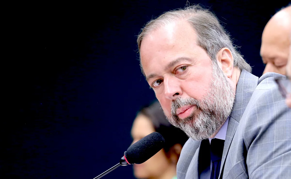 As contradições de Silveira sobre Enel e CPFL