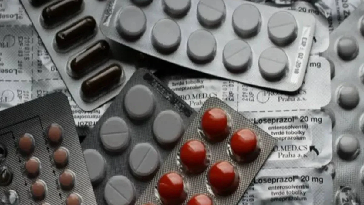 Painkillers for every ache? CDSCO warns of kidney risks, antibiotic misuse