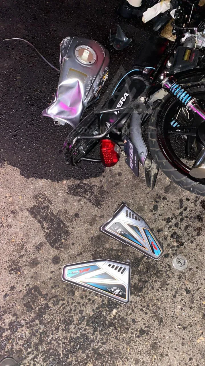 Pareja herida tras accidente en moto en Ciudad Bolívar
