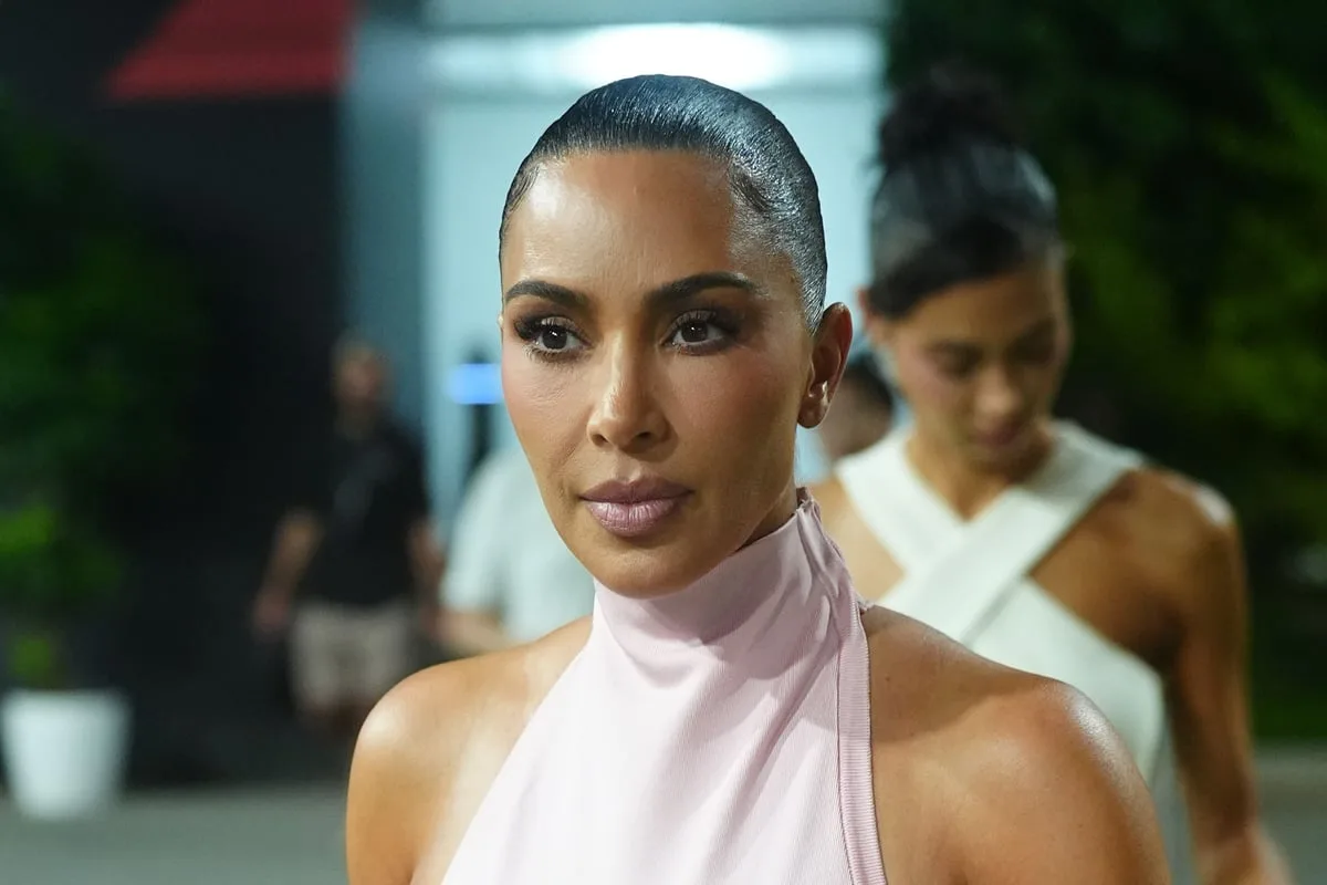 Kim Kardashian supports Lewis Hamilton at Singapore Grand Prix