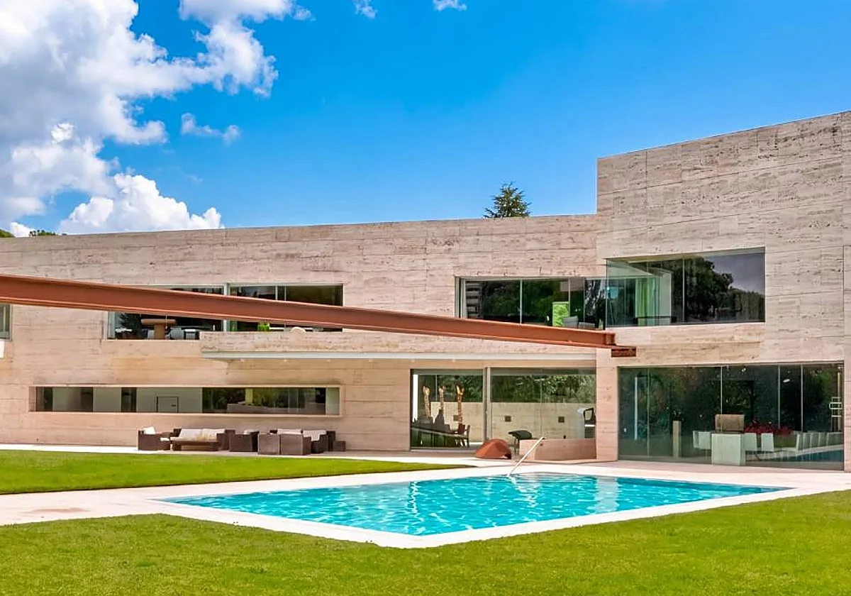 Una mansión en Pozuelo diseñada por Joaquín Torres, a la venta por 15 millones de euros