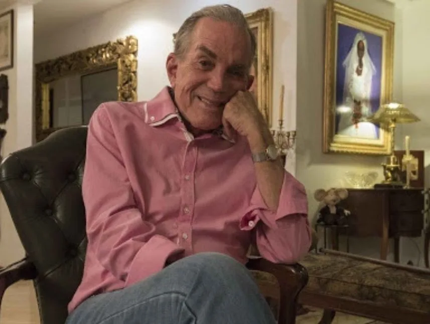 Gilberto Correa se recupera de su cirugía de reemplazo de cadera