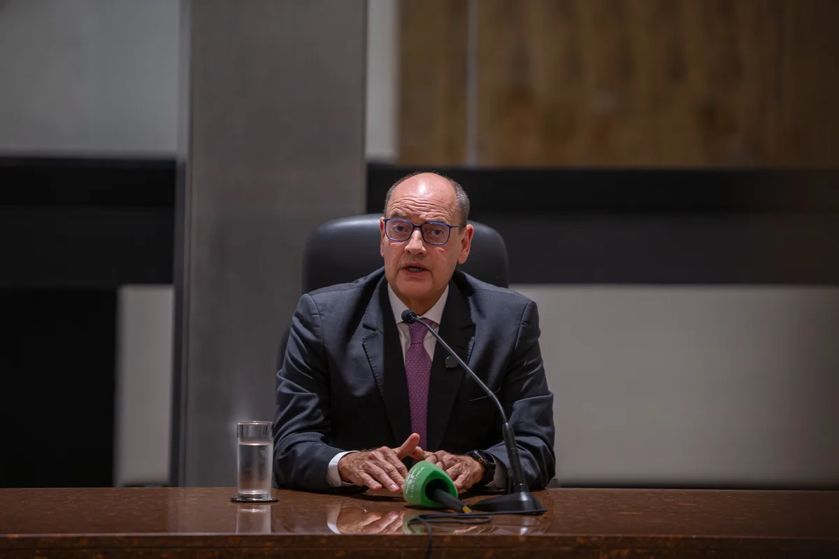 Exonerações de fantasmas levam à economia de R$ 221 milhões no Rio