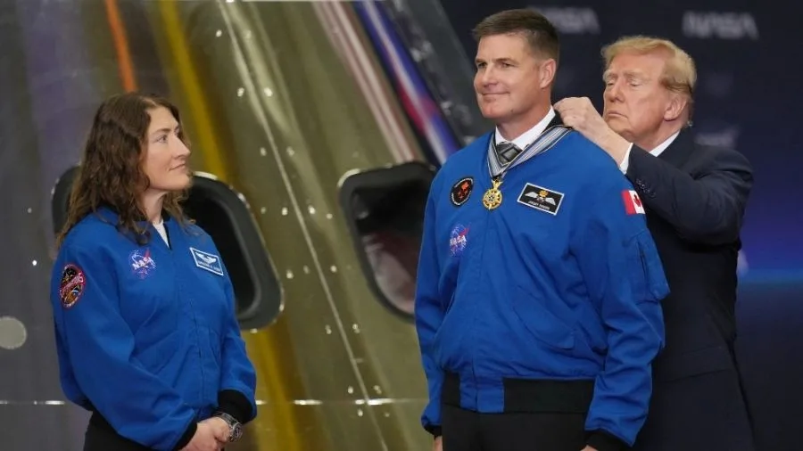 Trump entrega la Medalla de Honor Espacial a astronautas de Artemis II