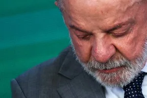 Lula diz que ‘família Bolsonaro é metida com milicianos’