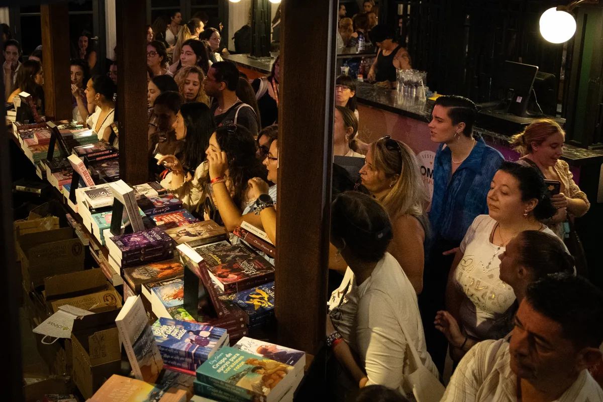 La literatura romántica sale de TikTok y empieza a ocupar espacios físicos