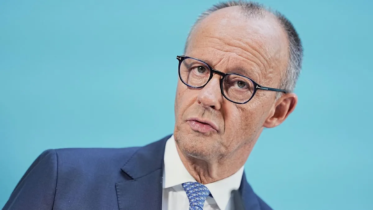Kritik und Proteste – Merz kehrt unter großem Druck aus dem Urlaub zurück