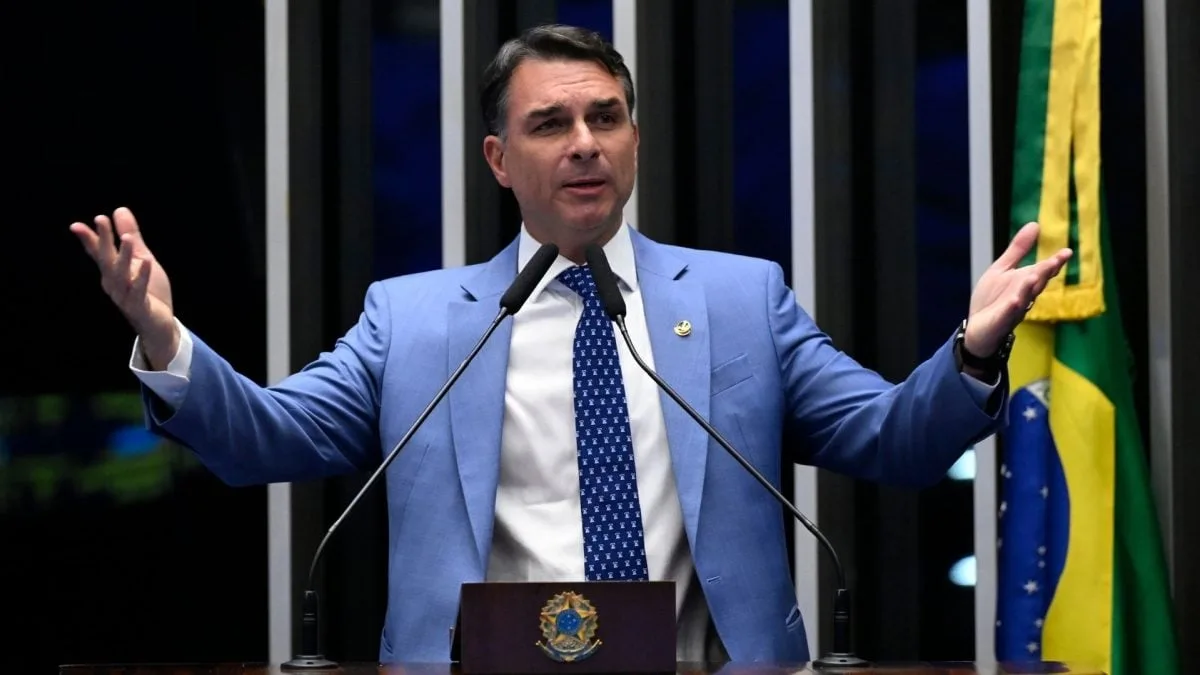 Flávio critica Senado por omissão e pede impeachment de Moraes