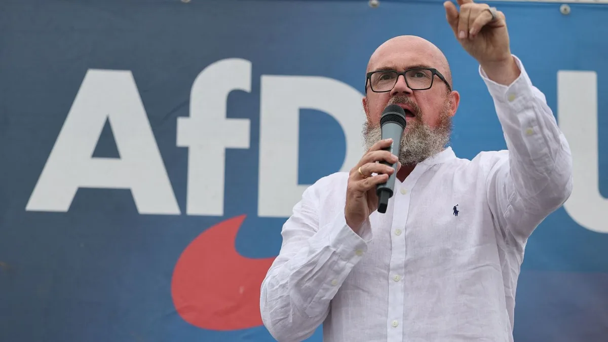 Erinnerung an Attentat: Menschenkette stoppt AfD-Rechtsaußen Tillschneider