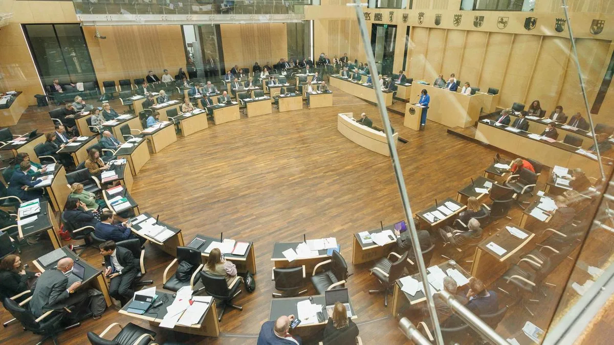Umgang mit der AfD : SPD, Grüne und Linke offen für Bundeszwang in Sachsen-Anhalt