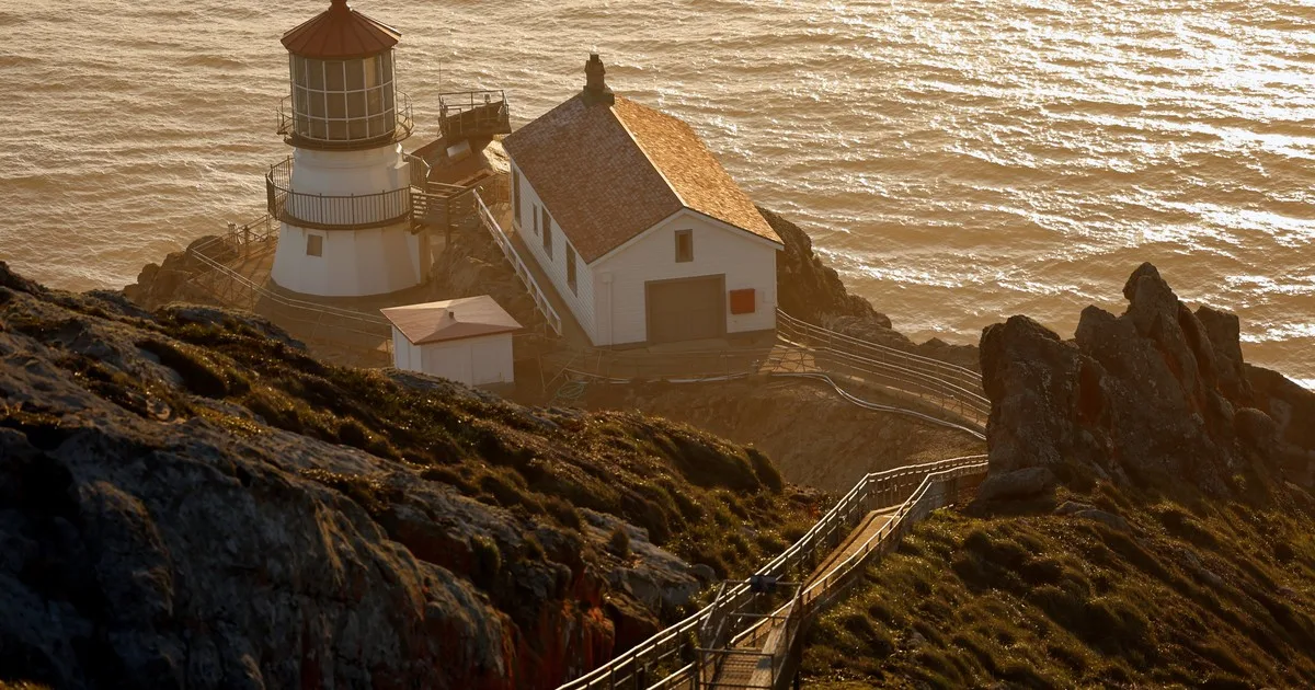 San Francisco busca voluntarios para vivir gratis en un faro de 150 años: incluyen alojamiento a cambio de trabajar 30 horas a la semana