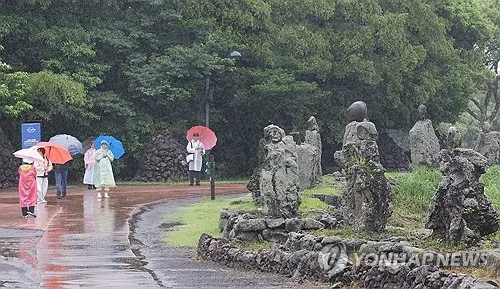 제주 시간당 20∼30㎜ 호우…남·동해안 강풍·너울 주의