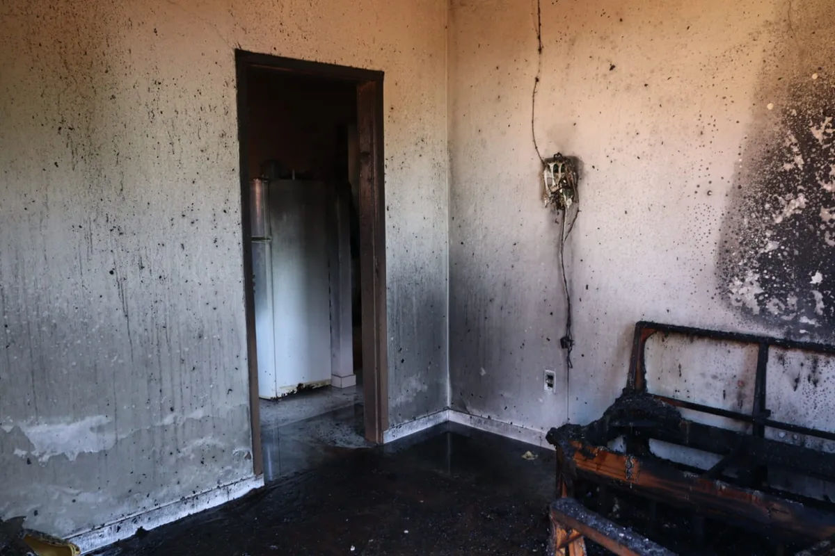 Incêndio destrói brinquedos, móveis e até cesta básica que família havia ganhado