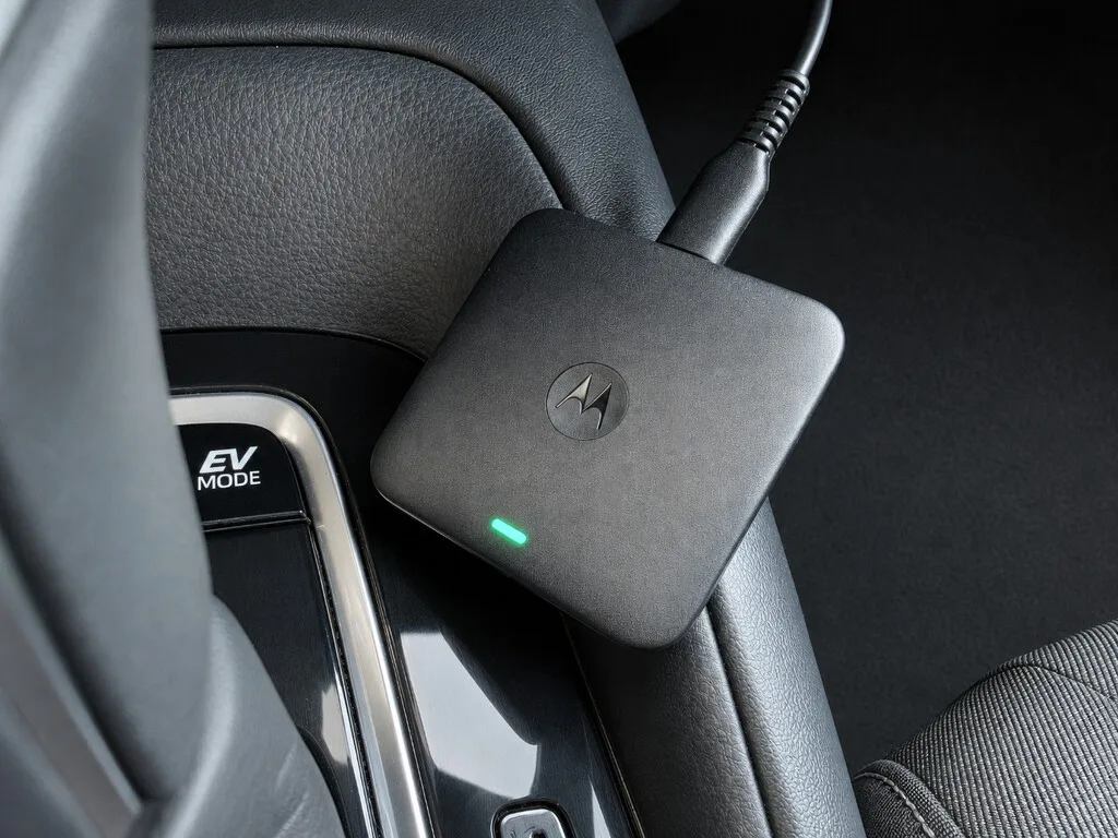 Usar Android Auto sin cable es mucho mejor. Solo hace falta un buen adaptador y el Motorola Drive MA2 lo es