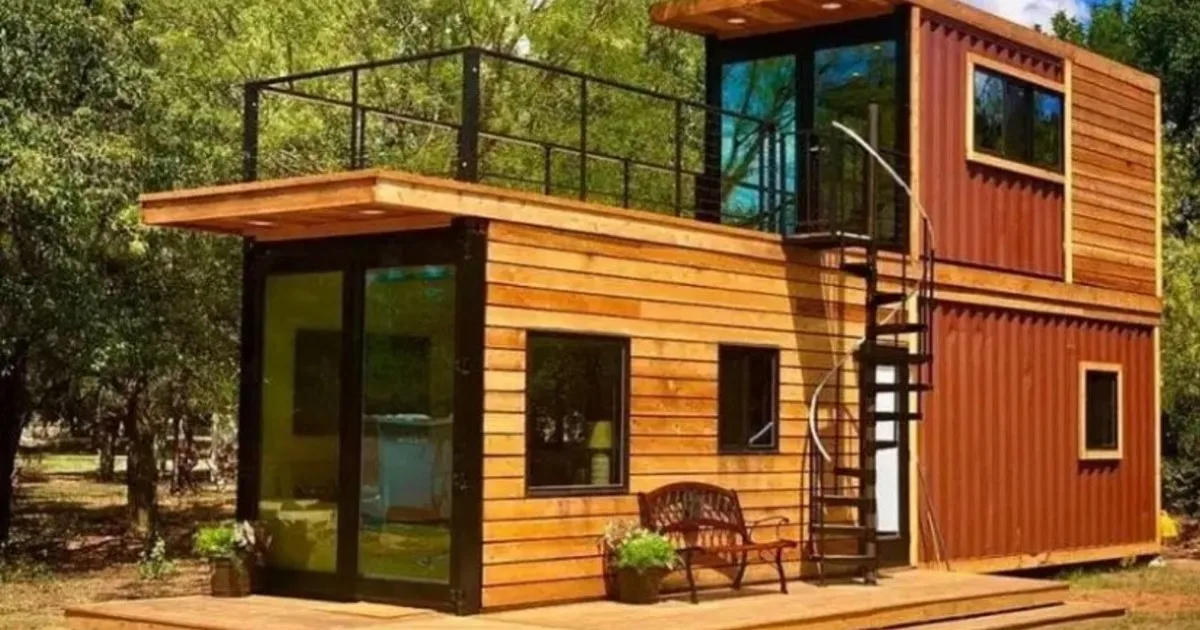 La fabulosa casa hecha con contenedores que tiene dos pisos y terraza