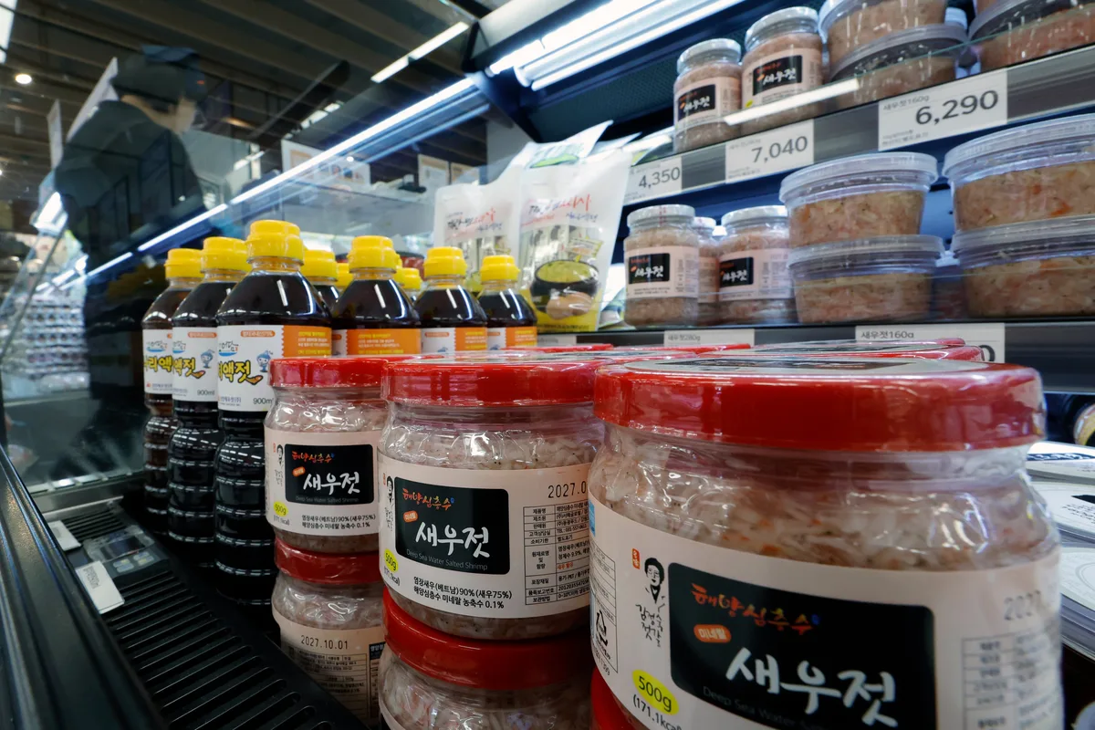 김장철 앞두고 무·배추값 내렸는데…새우젓 32% 급등