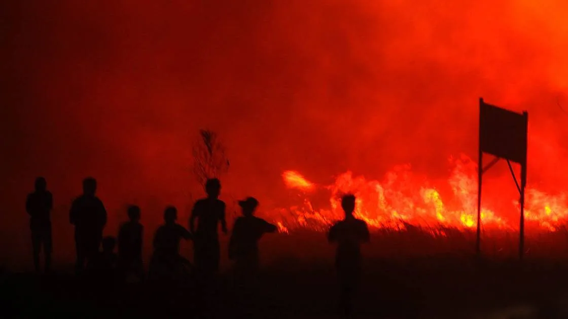 Incêndios na Indonésia colocam 3,4 milhões de pessoas em risco de infeções respiratórias