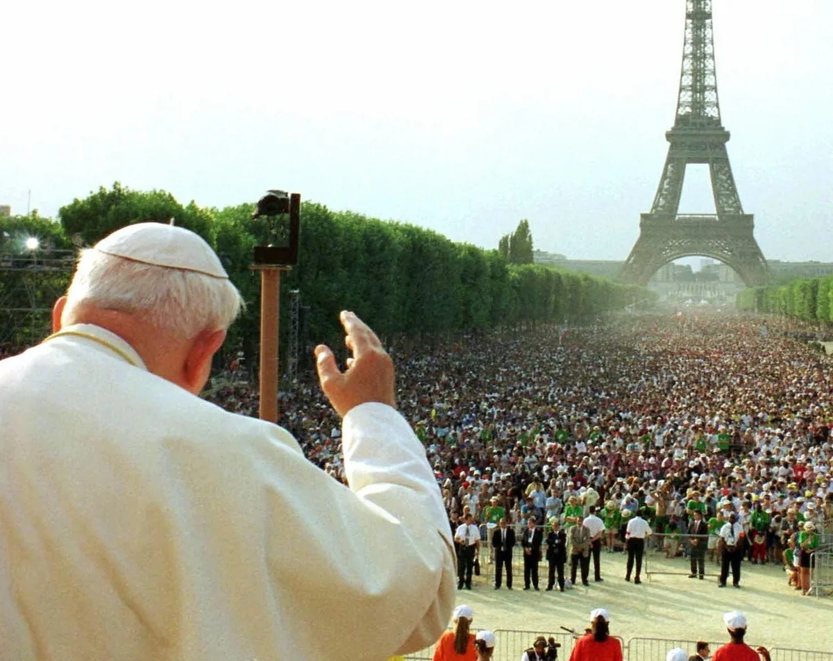 Visite du pape en France : que révèlent les voyages pontificaux de la relation entre Paris et le Vatican ?