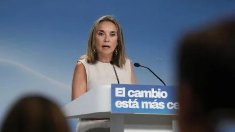 Génova asume el relato de Ayuso sobre el desahucio de Maricarmen: "Hay más rostros"