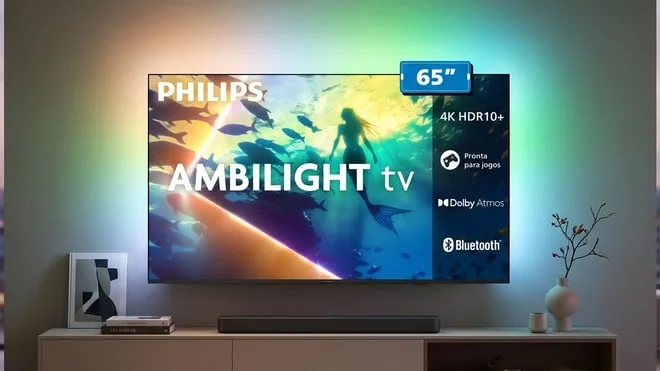 Smart TV 4K Philips de 65" com LEDs Ambilight despenca de preço em oferta