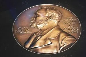 Regra do Prêmio Nobel impede saber quem foram os indicados deste ano; entenda