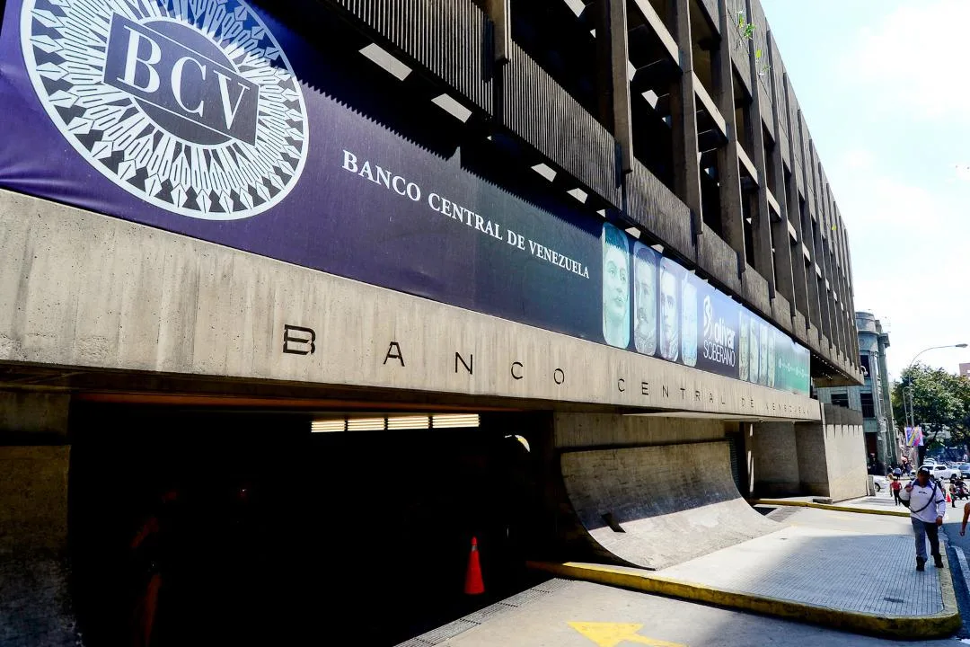 Nuevas tarifas bancarias del BCV: cuánto hay que pagar por el pago móvil, las tarjetas y los puntos de venta