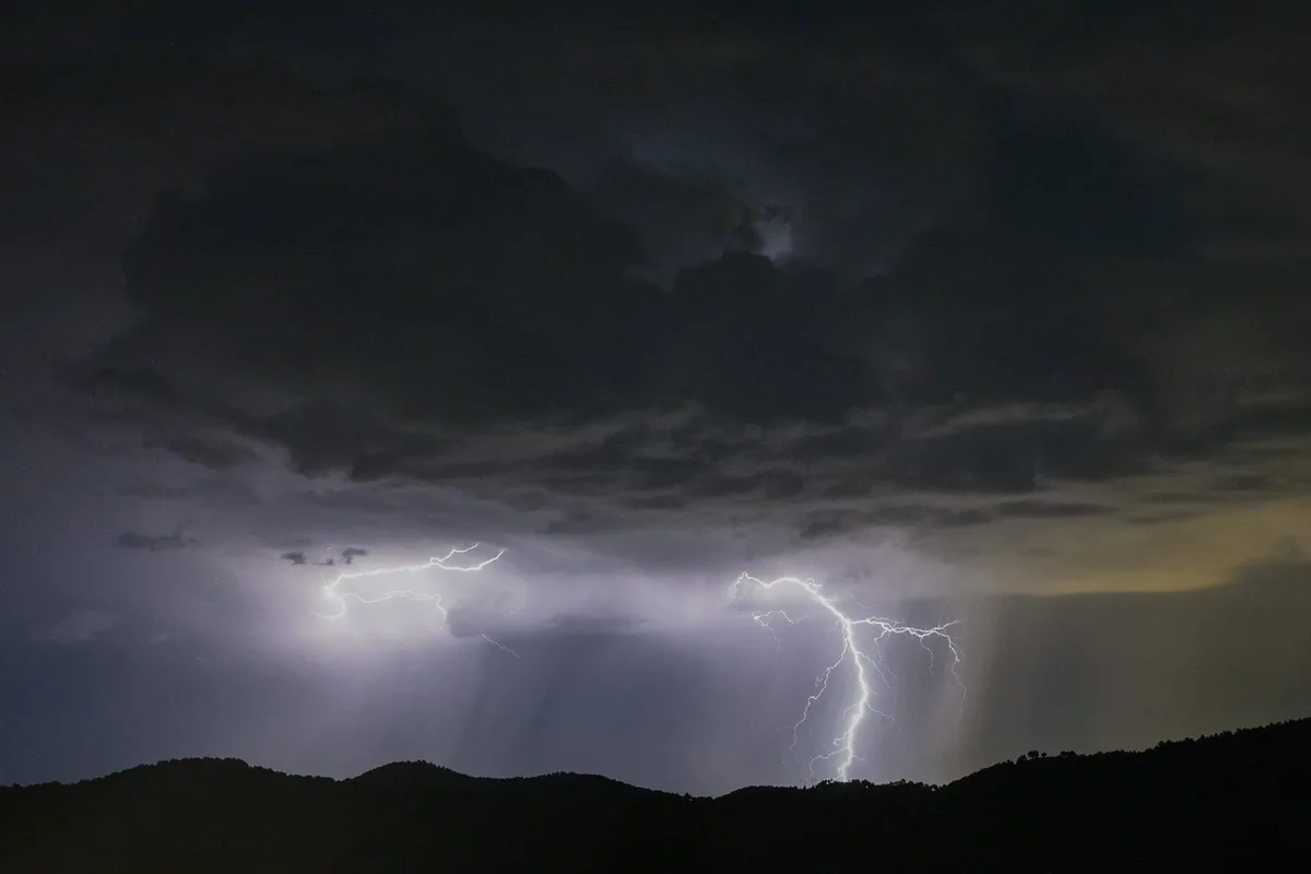 Orages : 16 départements du sud en vigilance orange lundi