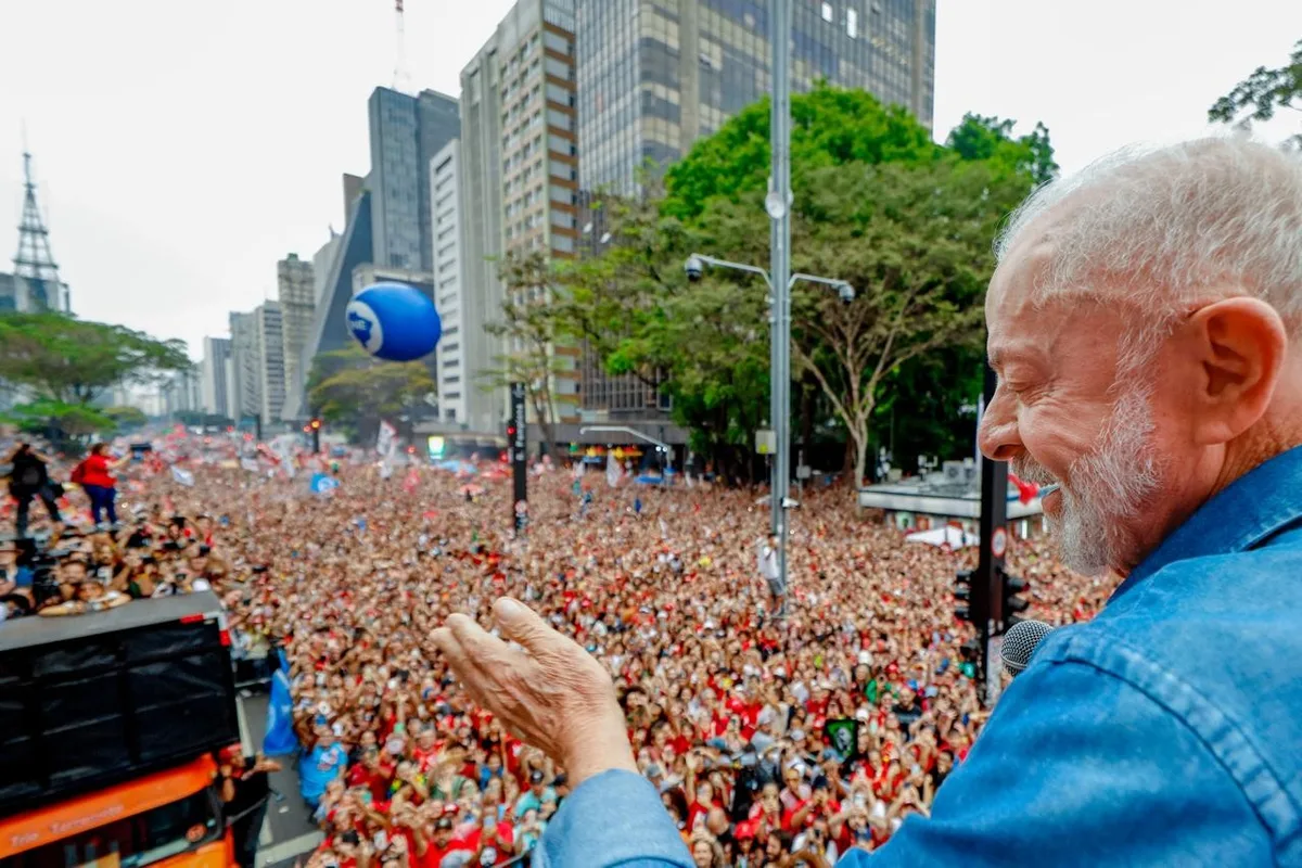 Votação do 6×1 tem que ser agora para mostrar o que o PL apoia, diz Lula