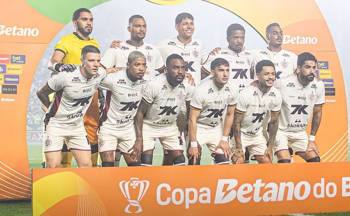 Lucas Arcanjo vê derrota do Vitória como “inexplicável” e mira reação no Barradão