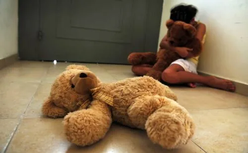 Madre exige justicia por presunto abuso a su hija de 2 años en guardería subrogada del IMSS en León, Guanajuato; pide cerrar el lugar