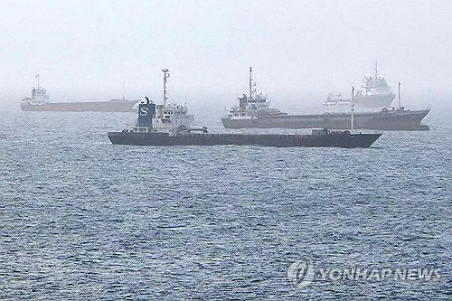 美해군, '유가 잡는다' 호르무즈서 유조선 호송 은밀히 지속
