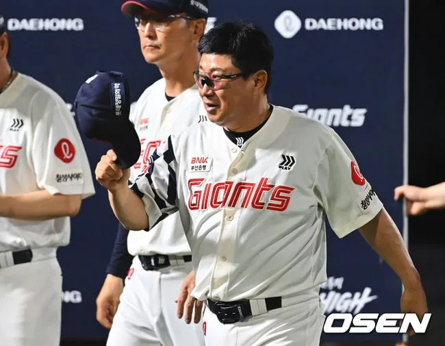 "KIA전 따라간 것 말고는, 처음인 것 같은데"…'감독 12년차' 김태형도 생경한 광경, 한 이닝 13득점 역전승이라니 [오!쎈 부산]