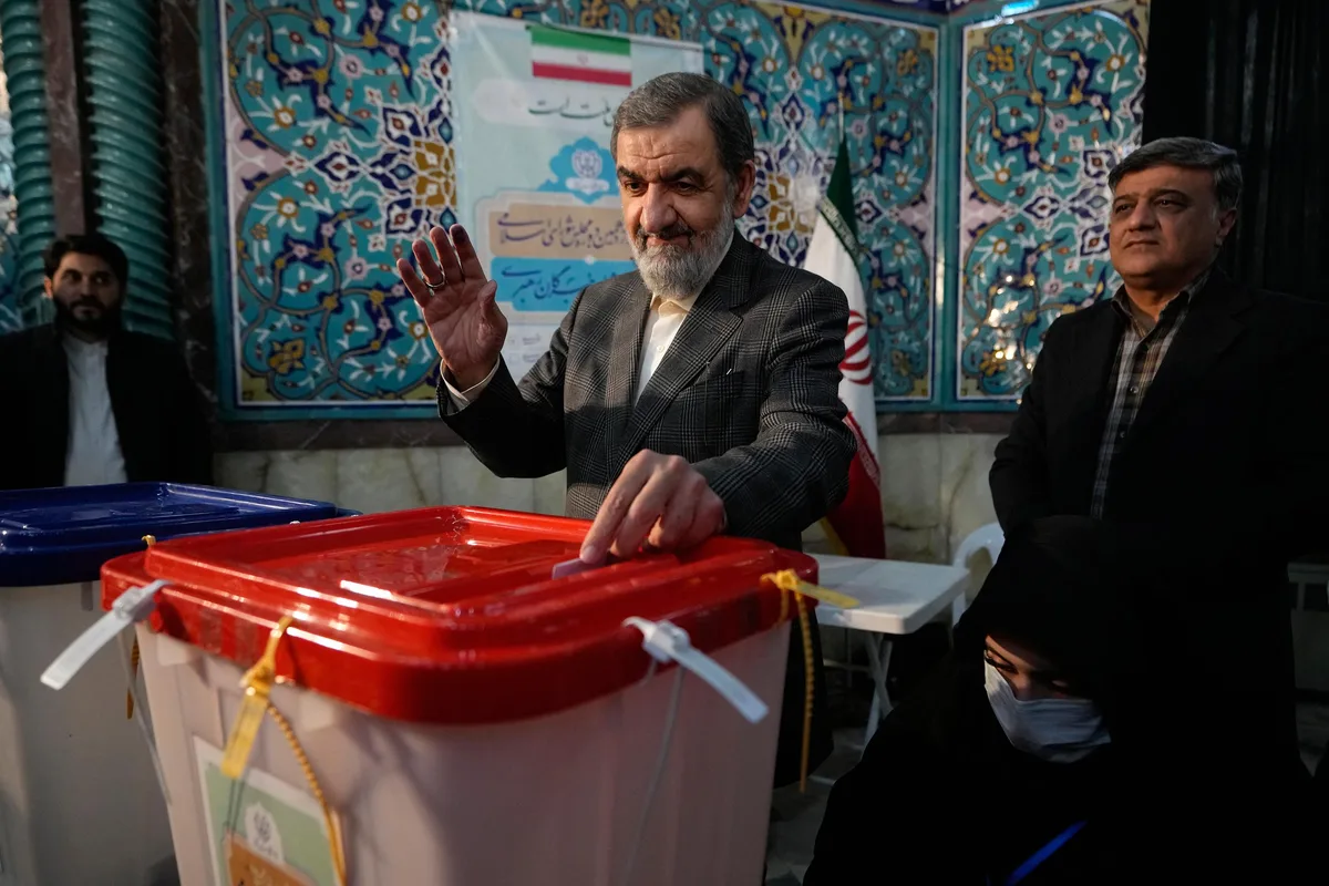 Jefe de seguridad de Irán amenaza a vecinos que se sumen a medidas económicas de EU