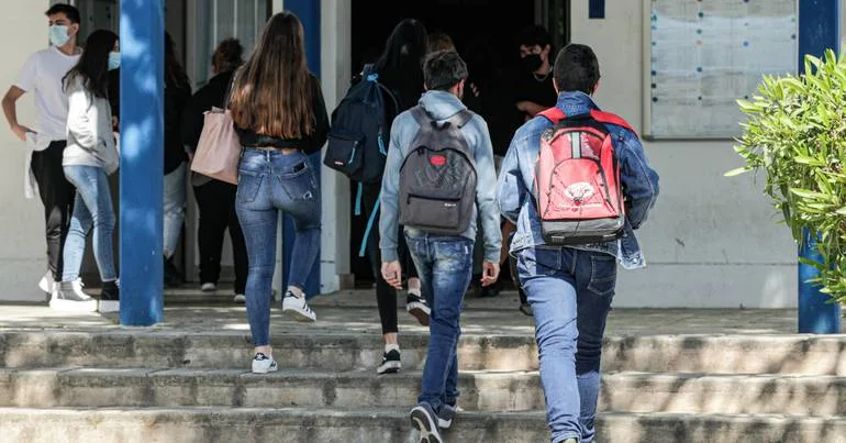 Fenprof: número de colocados não responde às necessidades