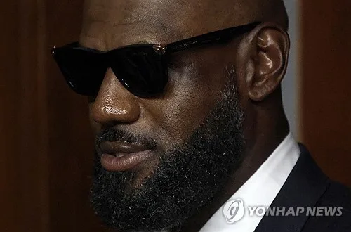 NBA 슈퍼스타 '킹' 제임스, 고향에서 청소년 골프대회 개최