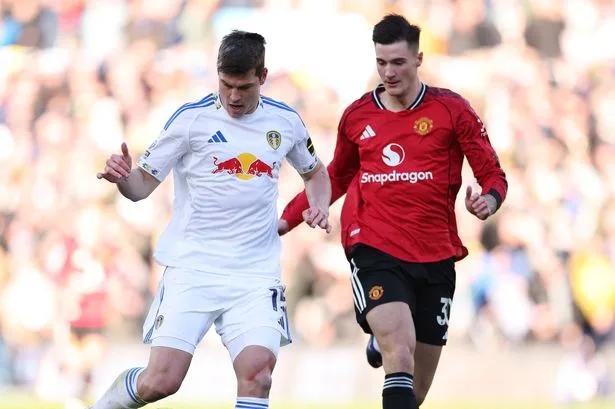 Benjamin Sesko row erupts as Premier League star hits out at Man Utd legends