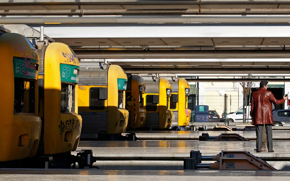 Obras na Linha de Cascais alteram a partir de novembro percurso de comboios com destino a Oeiras