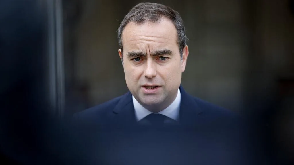 France: sous pression des oppositions, Sébastien Lecornu lance les discussions sur le budget 2027