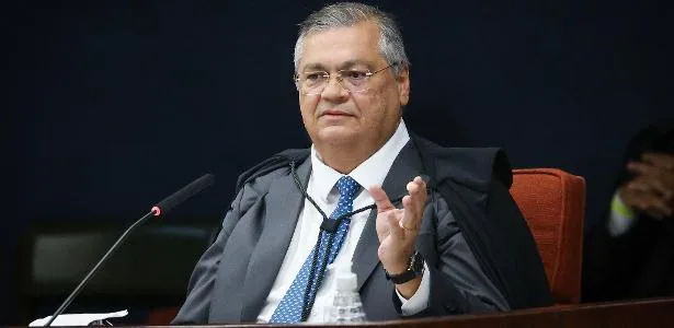 Emenda parlamentar de presidente de partido é inidônea e nula, declara Dino