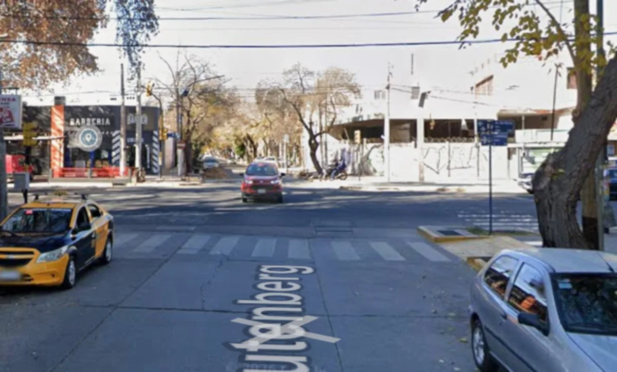 Borracha y con la licencia inhabilitada, chocó contra un patrullero en Mendoza