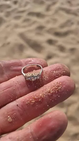 ‘I cannot express my gratitude’: Lost wedding ring found on Ballito beach after hours of searching