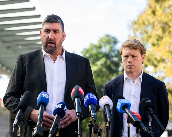 Sydney Swans confirm no other club representatives were in Melbourne hotel room