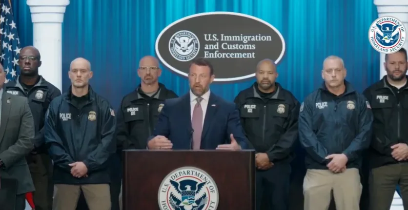 Agente do ICE atira sete vezes contra homem com criança de cinco anos no carro em Nova York