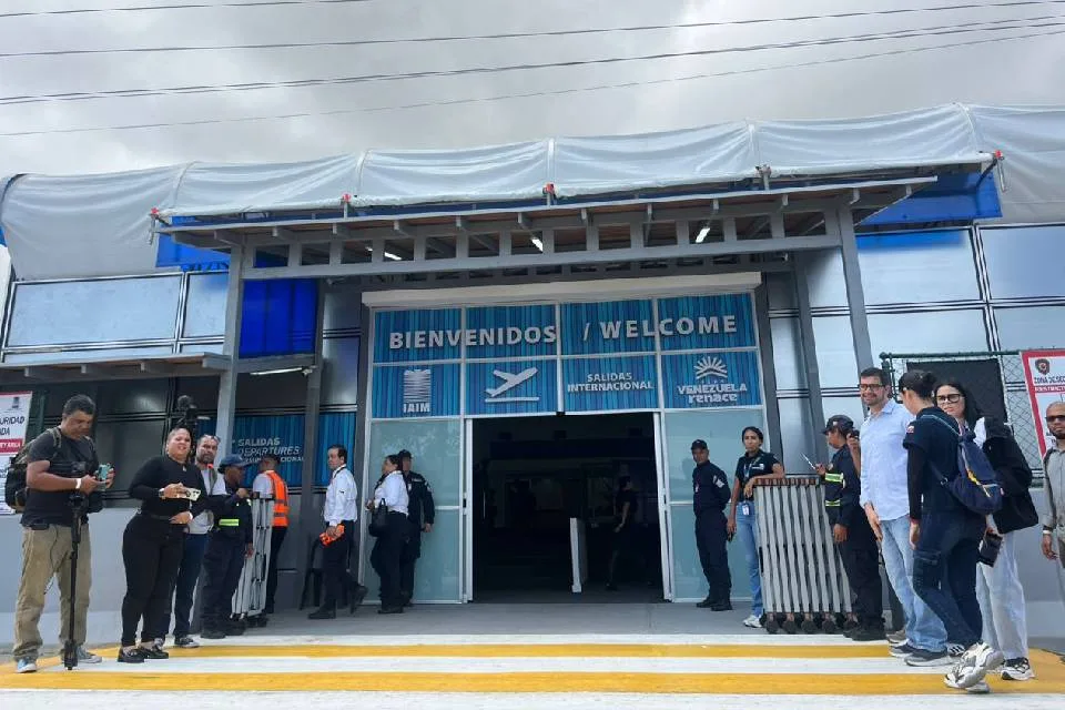 Aeropuerto de Maiquetía se reactiva con 25% de la capacidad que tenía antes del terremoto