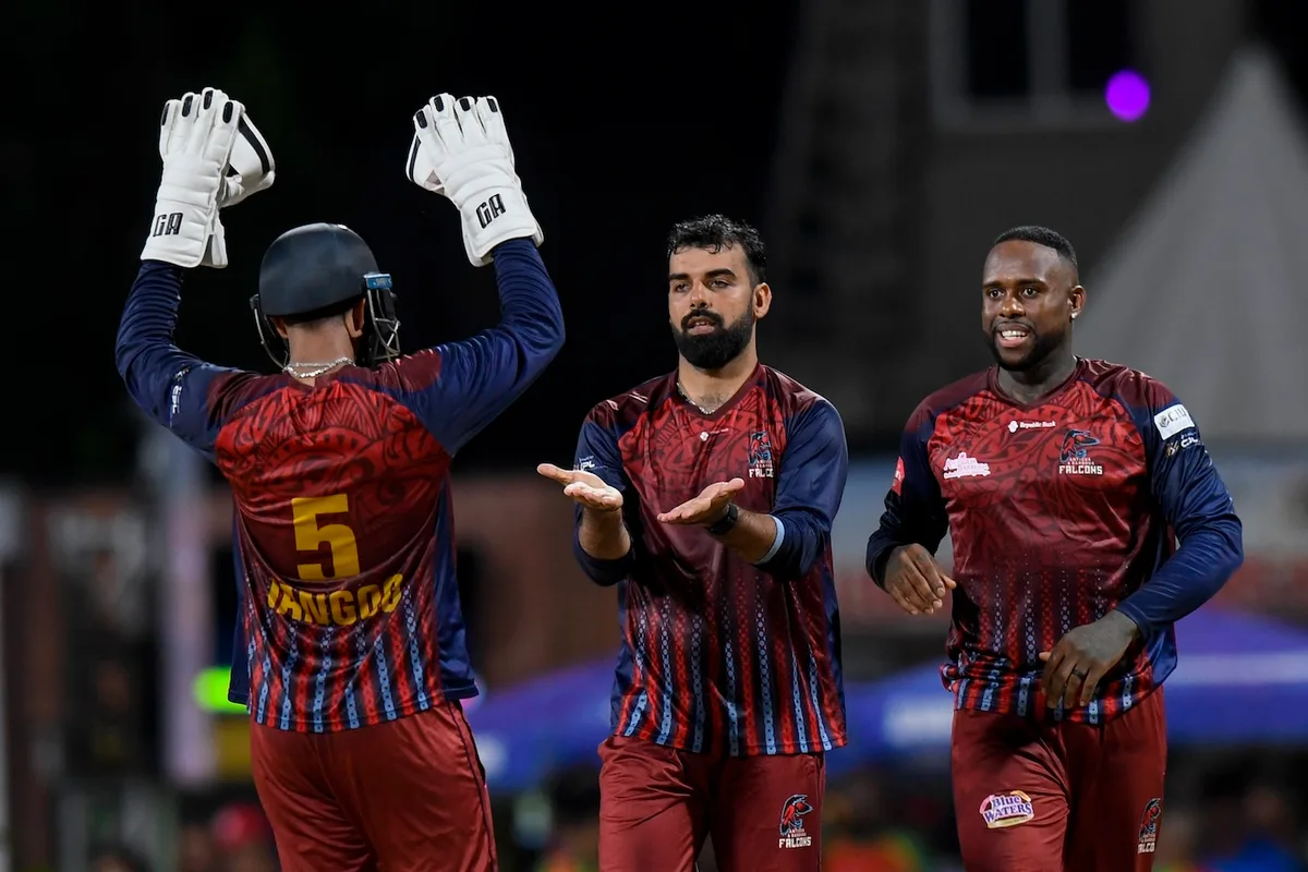 Shadab and Moqim skittle Amazon Warriors for 76 to send Falcons into CPL final
