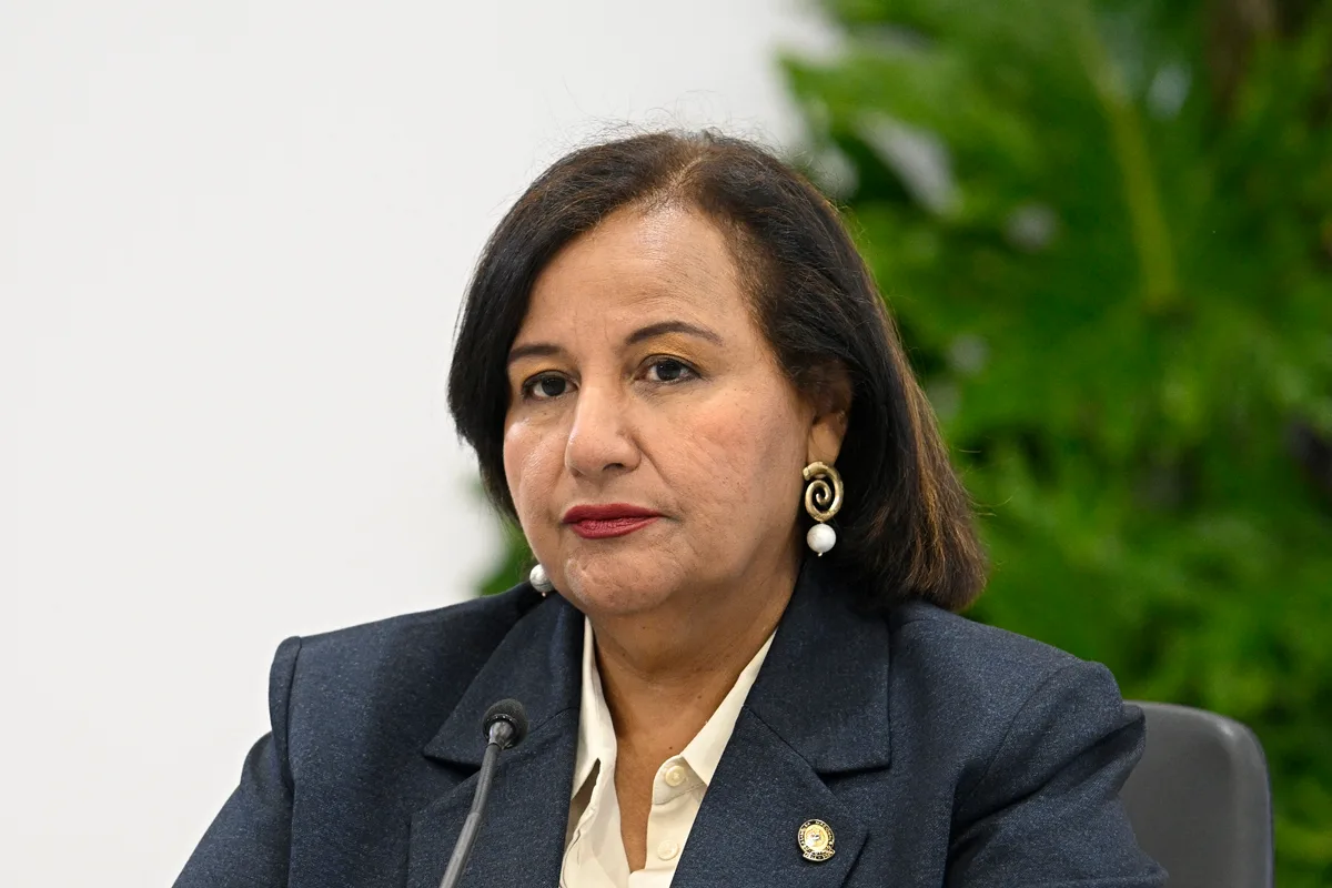 Dinorah Figuera valora el respaldo de la Unión Europea al diálogo con el chavismo