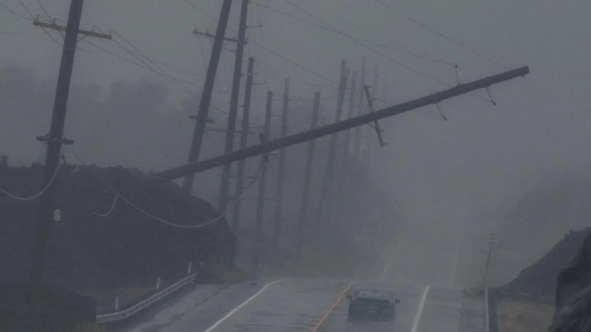 Hurricane Lala leaves thousands without power in Hawaii amid ‘life-threatening’ conditions