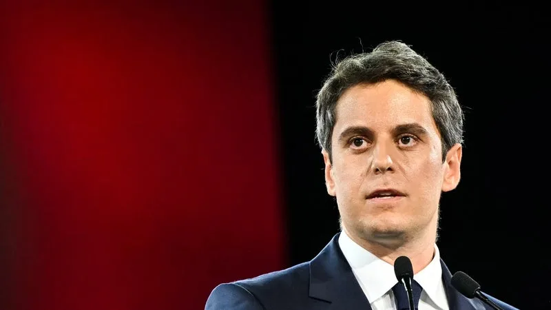 "Une équipe qui ne ressemble à aucune autre": Gabriel Attal présente son dispositif de campagne pour l'élection présidentielle