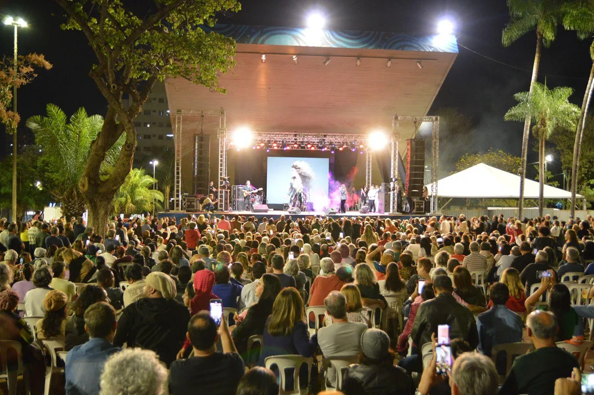 Depois de um ano, Noite da Seresta volta à Praça do Rádio com Banda Ontem